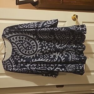 Nuggles 2x navy, ruffle hem 3/4 sleeve top EUC